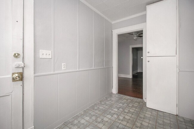 Building Photo - 1909 Treadway Ave