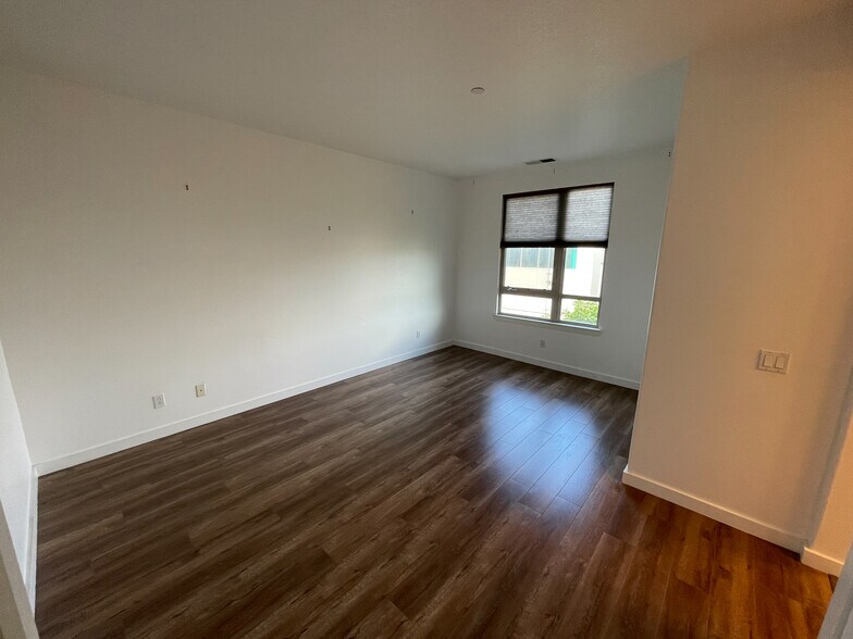 Building Photo - 5405 W 149th Pl
