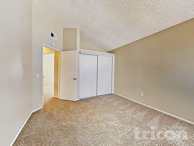 Building Photo - 15473 Casa Grande St