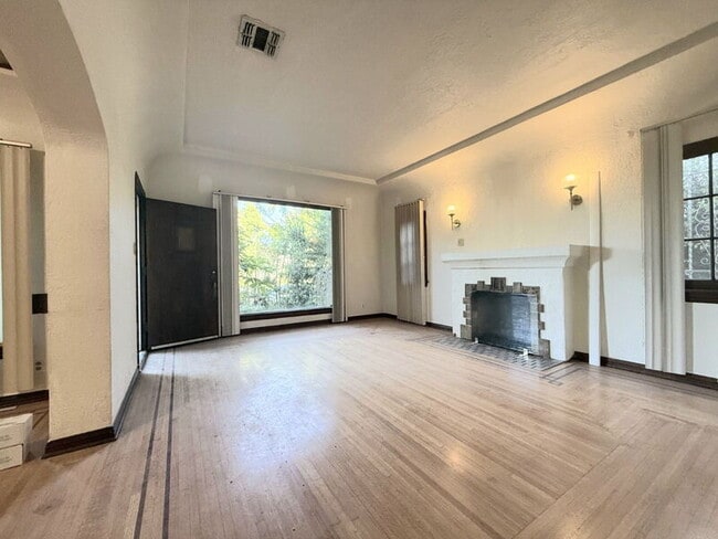 Building Photo - 7001 2nd Ave