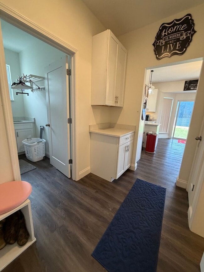 Building Photo - 1204 Yeats Ct