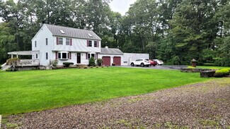 Building Photo - 933 Cedar Swamp Rd