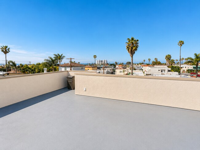 Building Photo - Coastal Living at It's Best! Pacific Beach Townhome with Incredible Rooftop Views!