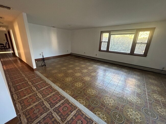 Building Photo - 22 Norcross St