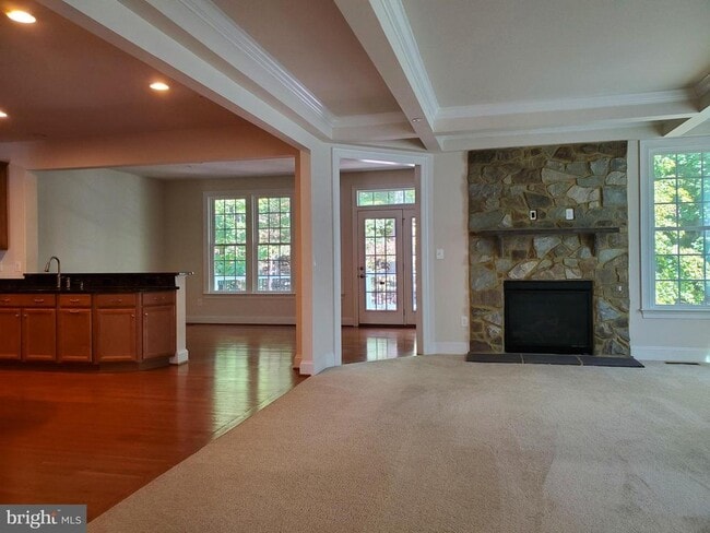 Building Photo - 411 Greenebaum Ln