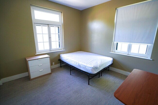 Building Photo - 615 Westgate Ave