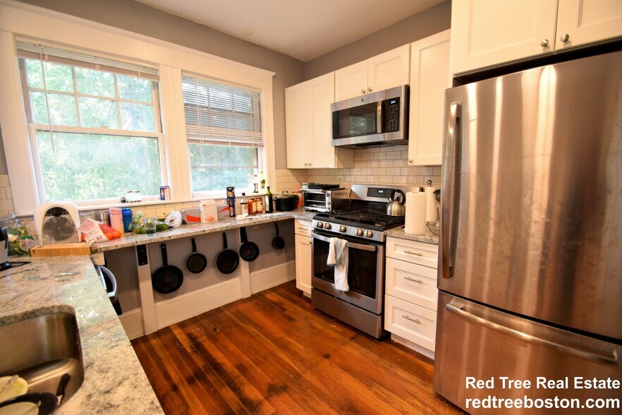 Building Photo - 235 Chestnut Hill Ave