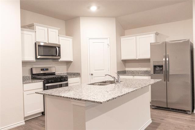 Building Photo - 764 Tiger Lily Wy