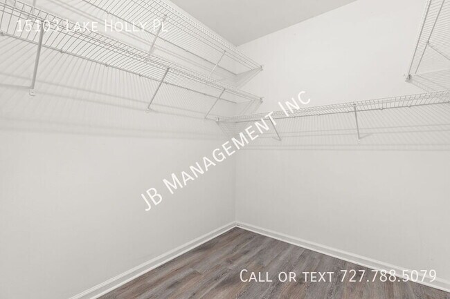 Building Photo - 15103 Lake Holly Pl