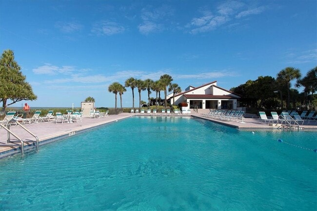 Building Photo - 2089 Gulf of Mexico Dr