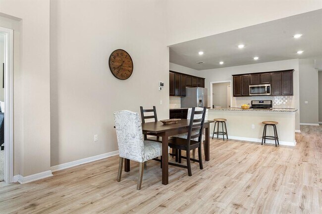 Building Photo - 309 Empress Tree Dr