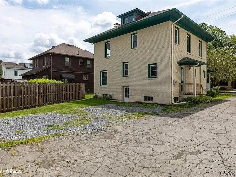 Building Photo - 1022 Menoher Blvd