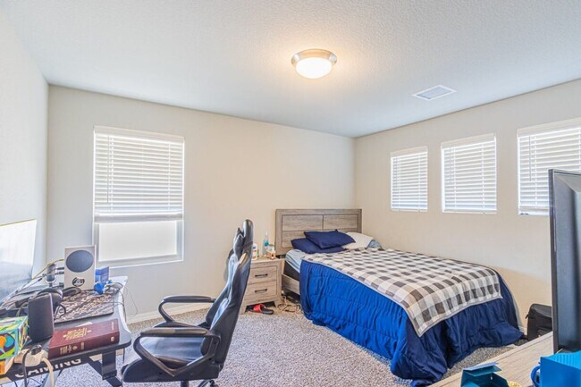 Building Photo - Beautiful home offers access to resort-style amenities