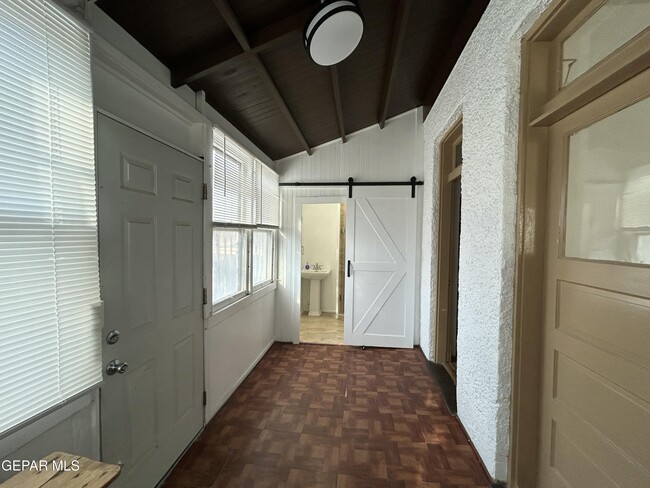 Building Photo - 1546 Upson Dr