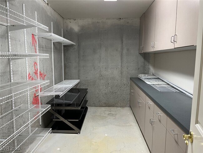 Building Photo - 8640 Castle Hill Ave