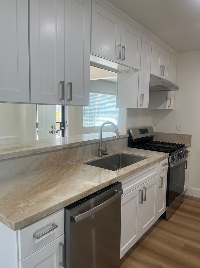 Building Photo - 1147