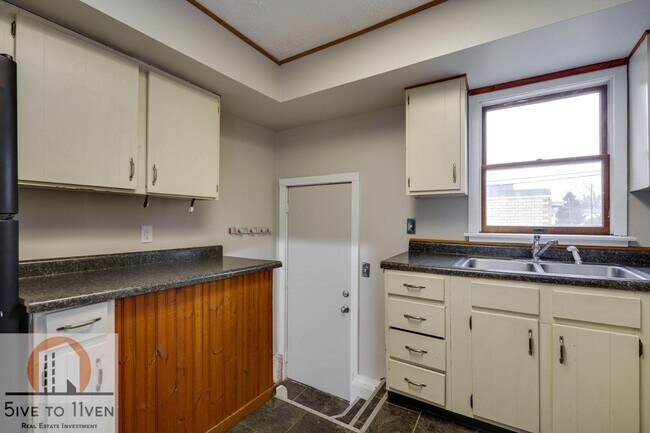 Building Photo - 1203 Arbor Ave