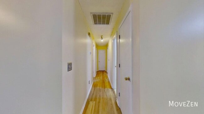 Building Photo - 307 Birds Nest Ct