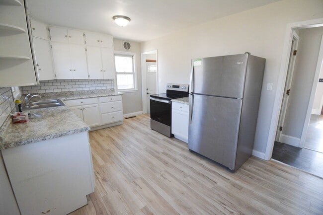 Building Photo - Beautiful 3 Bedroom with ALL the Updates!