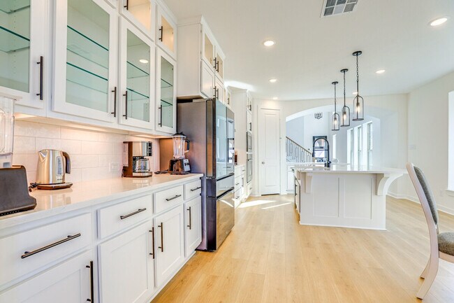 Building Photo - 27118 Berry Bright Dr