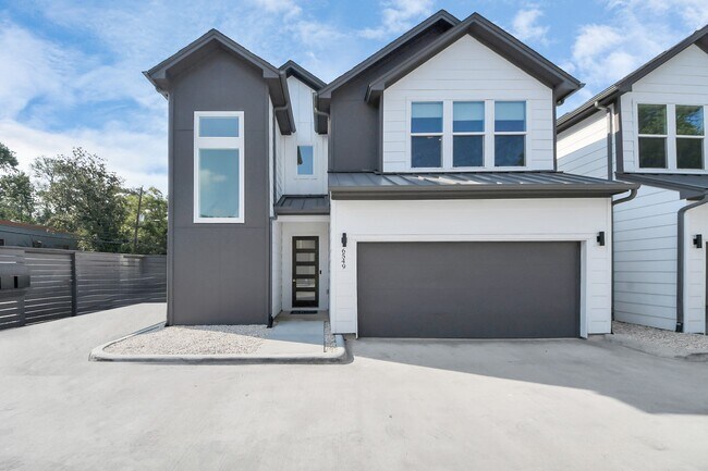 Building Photo - 6549 Sealey St