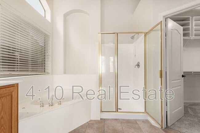 Building Photo - 463 W Canary Way