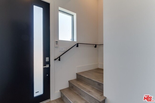 Building Photo - 4826 Pickford St