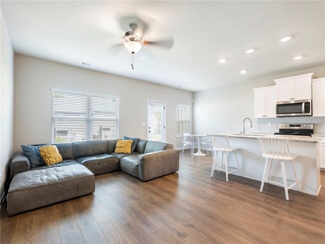 Building Photo - 7115 Chara Ln