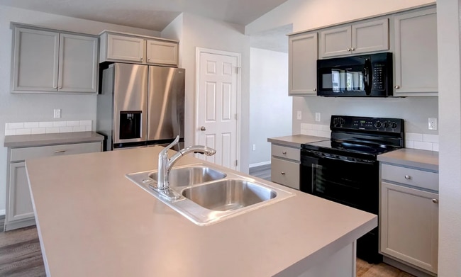 Building Photo - Beautifully Maintained Single-Family Home ...