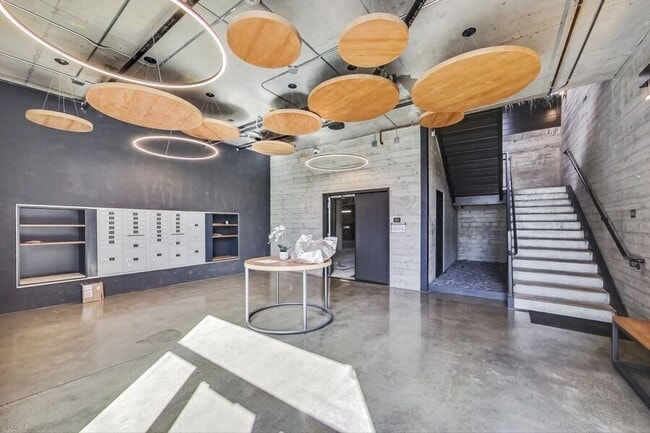 Building Photo - 4435 Piedmont Ave