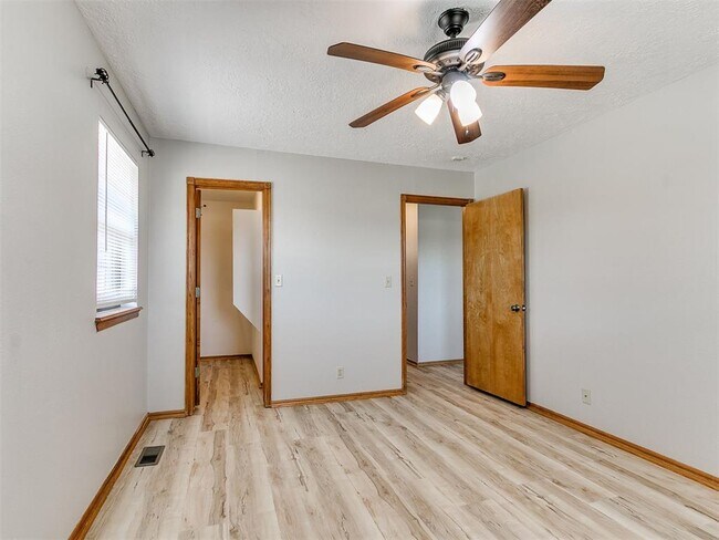 Building Photo - 1200 N Crawford Ave