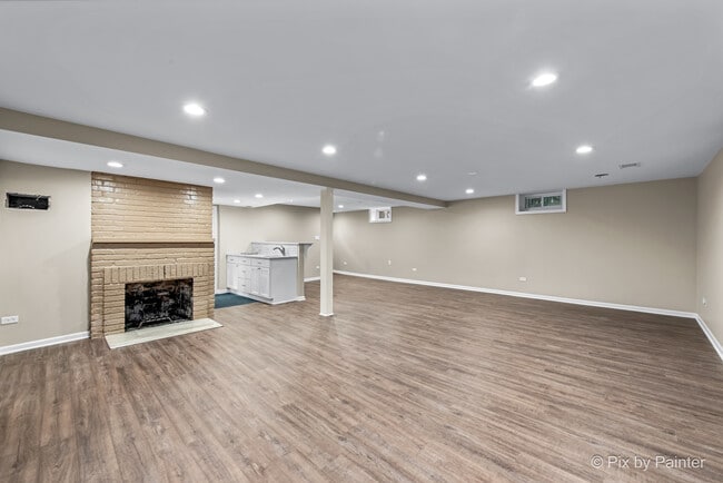 Building Photo - 4525 Saratoga Ave