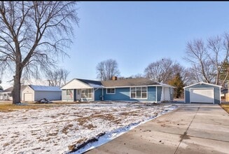 Building Photo - 2118-2118 Avalon Cir