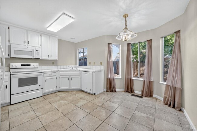 Building Photo - 206 Bridgewater Cir