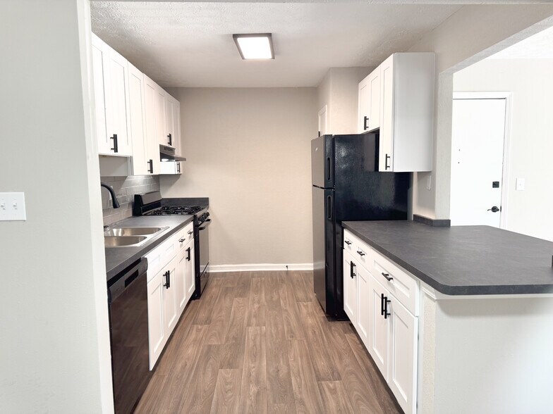 Building Photo - The Heights at Chamblee