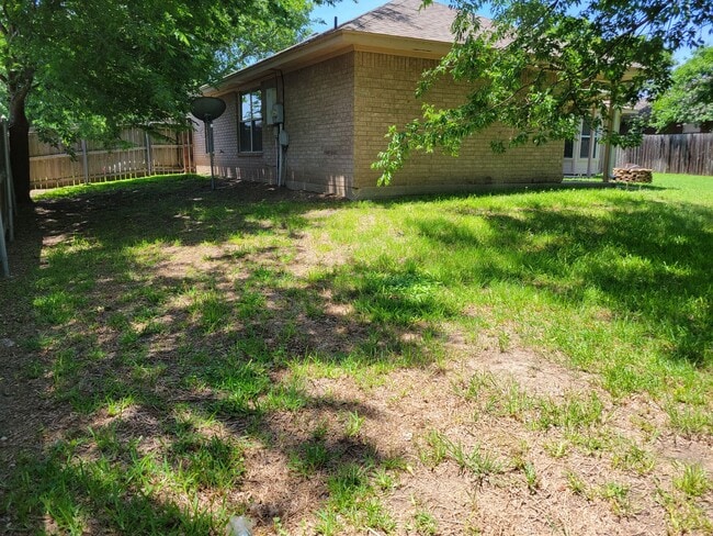 Building Photo - Newly Remodeled 4 BR 2 Bath Next to Harker Heights Community Park!