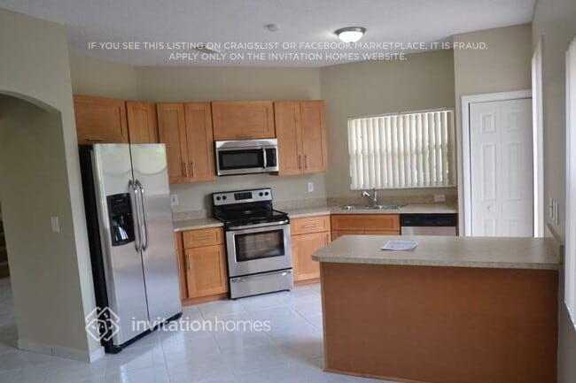 Building Photo - 164 NW 207th Terrace