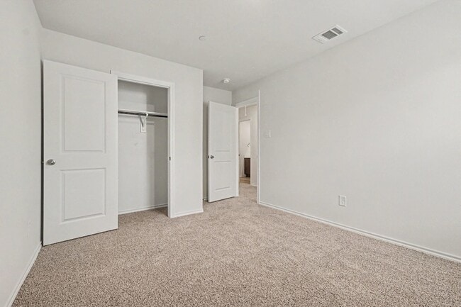 Building Photo - 125 Arbor Dr