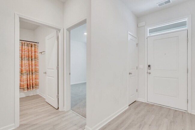 Building Photo - 4 BEDROOMS & FENCED YARD!