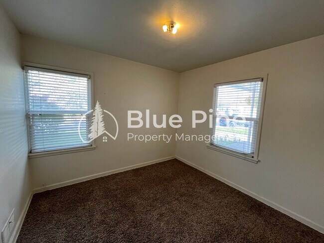 Building Photo - 108 Horrocks Dr