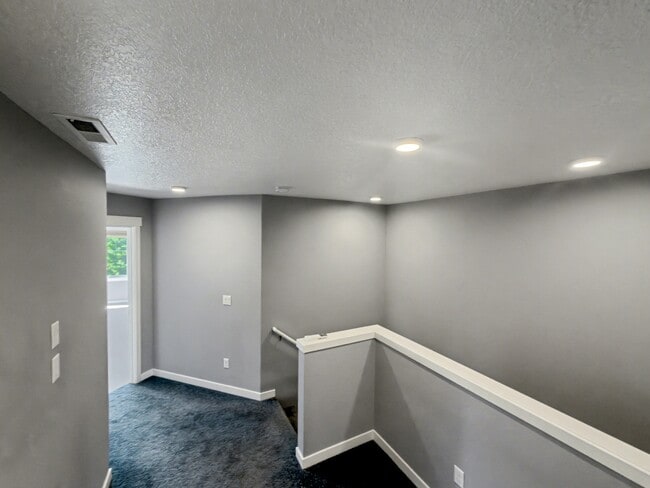 Building Photo - 588 SW 197th Pl