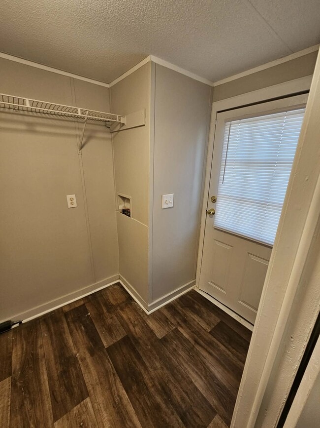 Building Photo - Bentwood Mobile Home Park