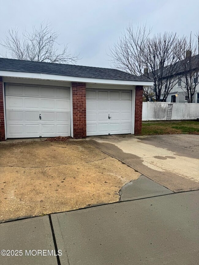 Building Photo - 106 Wallace St