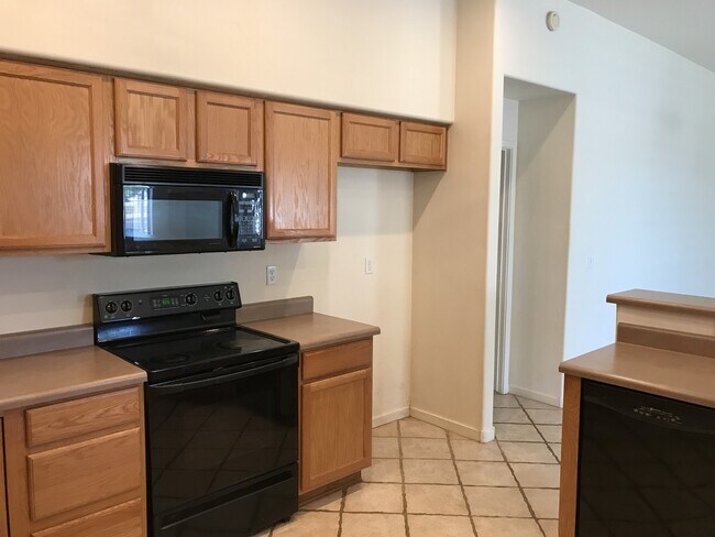 Building Photo - Gated Community - Golf Course Lot - 3 Bed ...