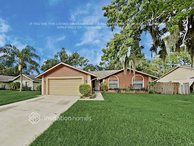 Building Photo - 330 Woods Lake Dr