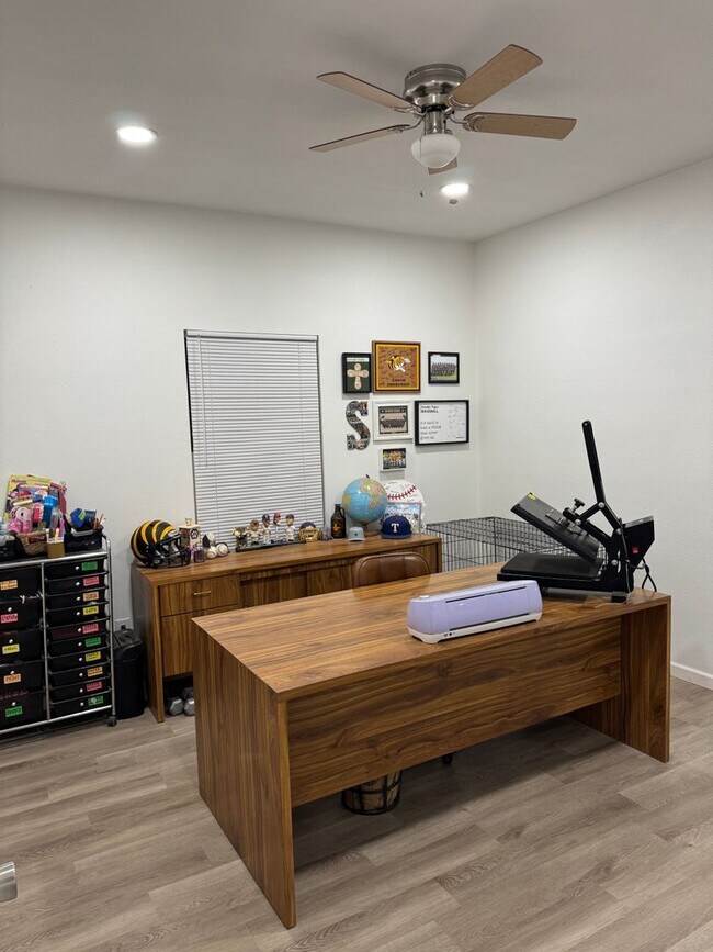 Building Photo - 211 S West - Merkel, TX