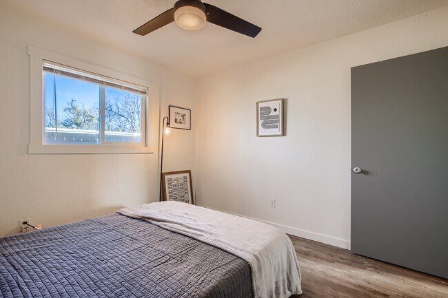 Building Photo - 940 S Arcadia St