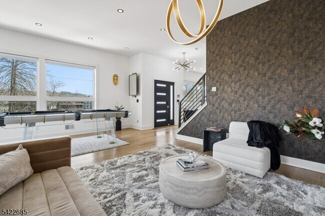 Building Photo - 301 Kingsland Rd