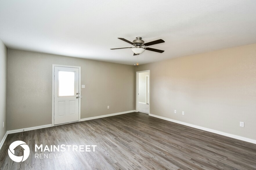 Building Photo - 3239 Begonia Bend