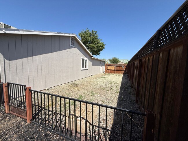 Building Photo - Comfort & Convenience in Patterson